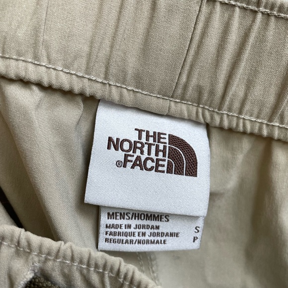 The North Face Men’s Class V Pathfinder Belted Shorts - Picture 7 of 7